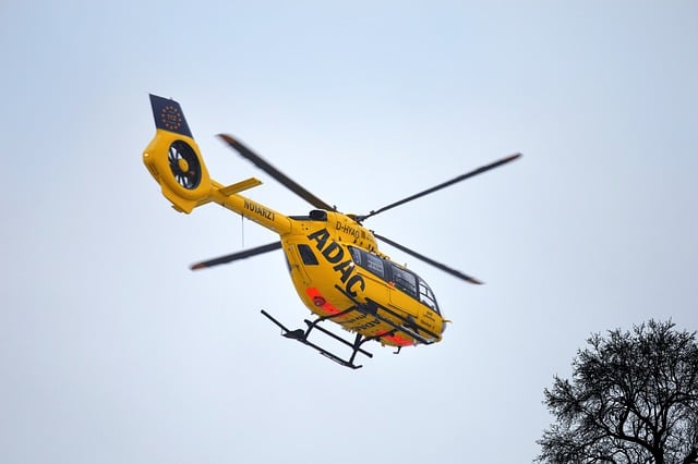 很久以前邂逅的黄色救援直升机 藏着普通人的细碎温柔回忆