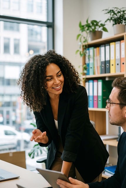 职场圆桌讨论的松弛时刻：两处藏在细节里的实用小常识