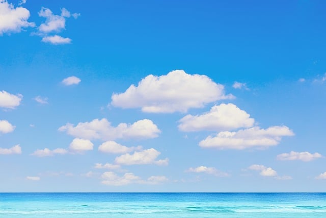 晴日海边的偶然一瞥，接住带着海盐味的烟火气