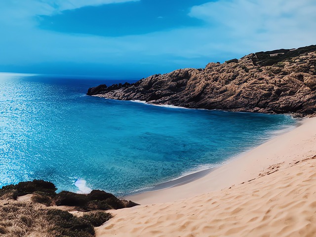 科西嘉海湾沙丘步道：沙径蜿蜒的原生滨海秘境