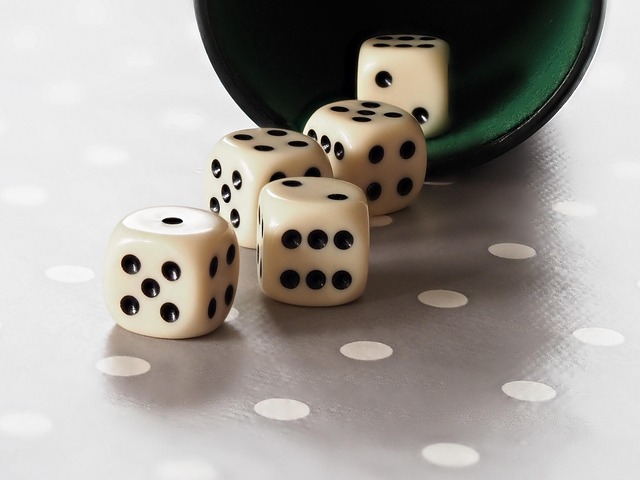 指尖滚过的骰子：藏在点数凑七的趣味小常识